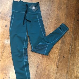 NWT DYI Stirrup Leggings